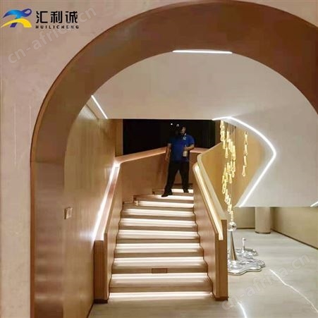 酒店大堂不锈钢异型装饰 金属包边条板 屏风定制等工程服务