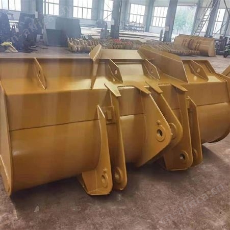 柳工856的铲斗土方 10个厚