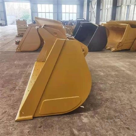 柳工856的铲斗土方 10个厚
