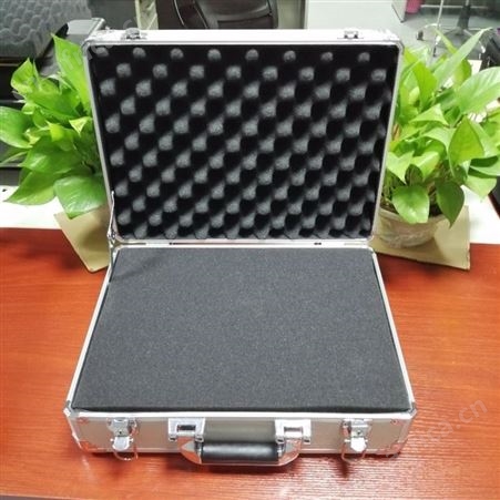 定做铝合金箱 定制航空箱 拉杆箱 工具箱 服装箱 仪器箱 器材箱 运输箱