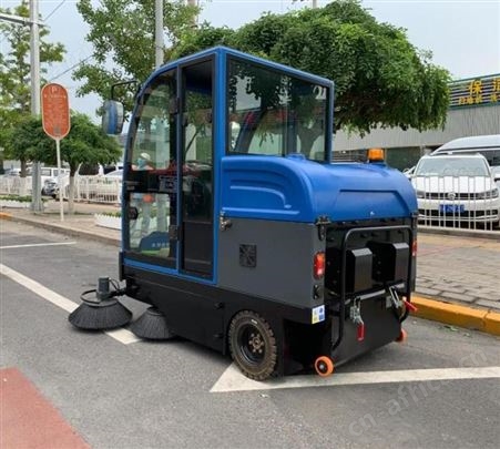 北京扫地机现货直发 道路吸尘清扫车全封闭式扫地车 驾驶式扫地机 售后齐全 全国销售