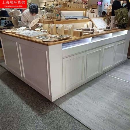 化妆品中岛柜展示柜饰品服装店多功能货架首饰柜台鞋包帽双面展柜
