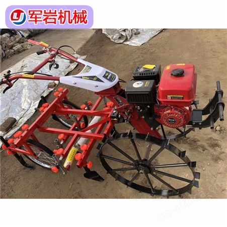 马铃薯地膜覆盖机 小型自走式覆膜机 多功能覆膜机 青州军岩机械