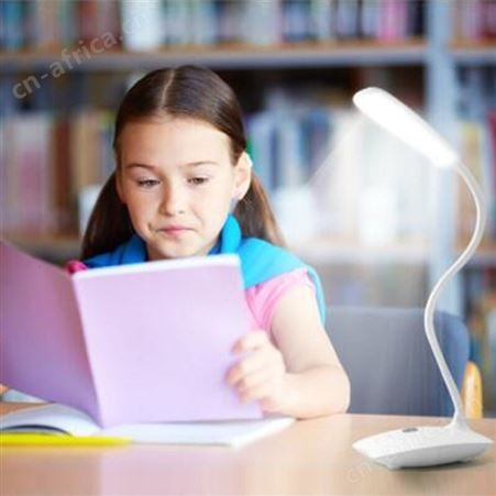 HKSURE LED护眼台灯 CQE228 600毫安 触摸开关三档调光学习台灯